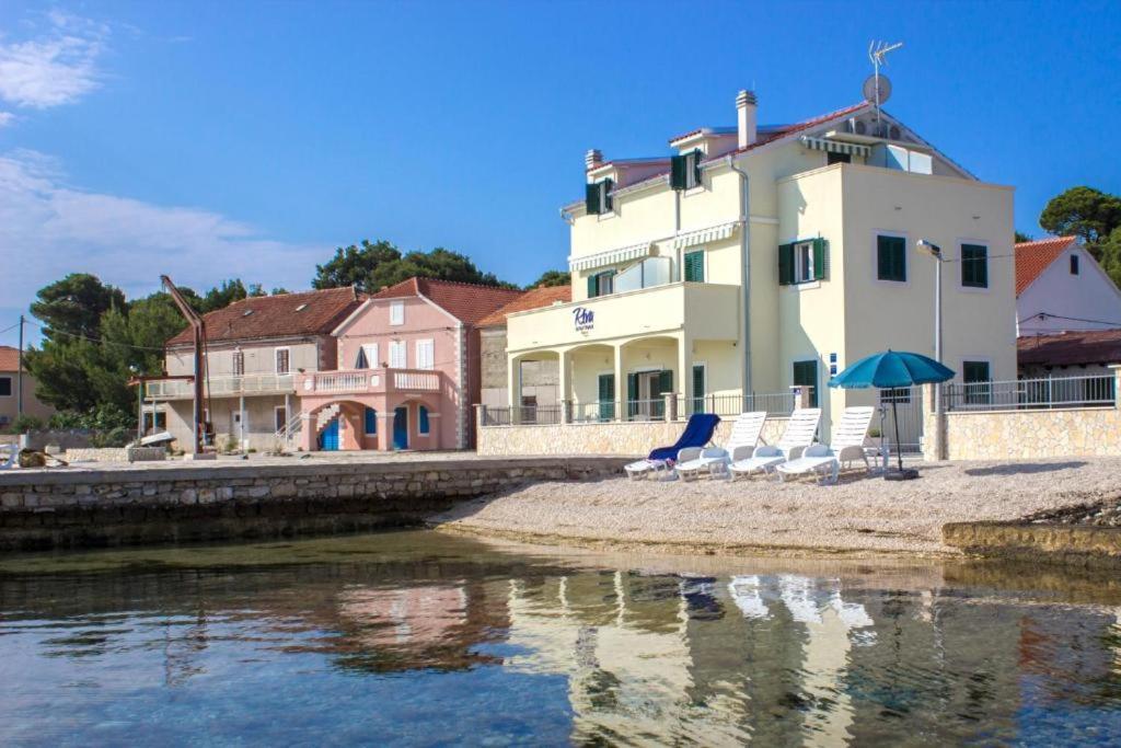 Riva 2 Apartment Крапани Екстериор снимка