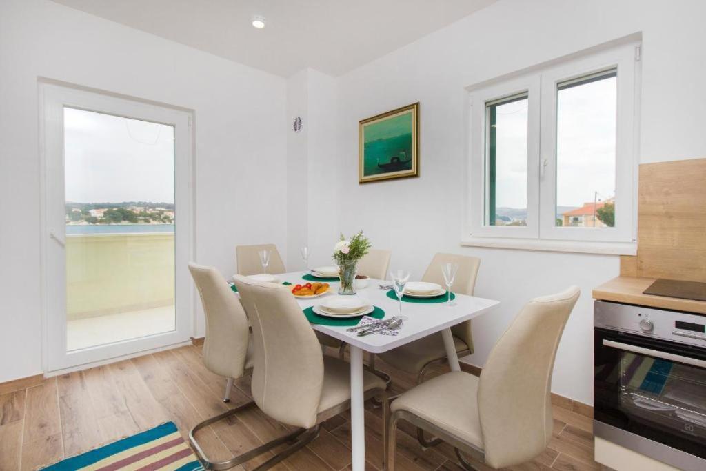 Riva 2 Apartment Крапани Екстериор снимка